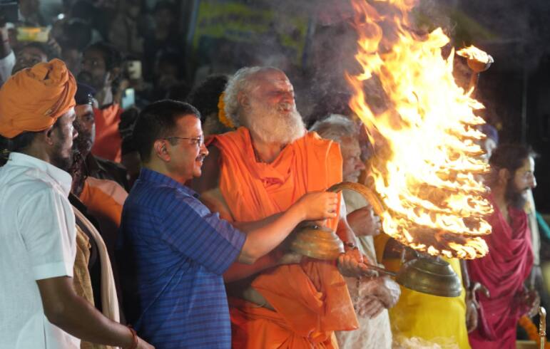 AAP National Convenor Arvind Kejriwal seeks blessings from ‘Maa Sarayu’ for peace and prosperity of the country