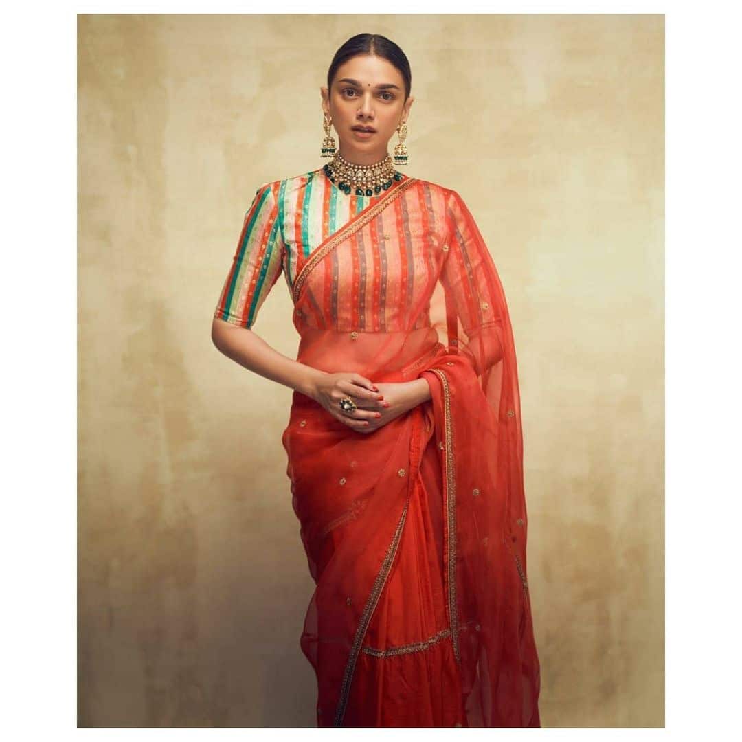 Aditi Rao Hydari looks elegant in a saree