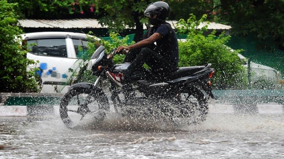 Weather forecast: IMD predicts heavy rainfall in 5 states, North India to see a dip in mercury 