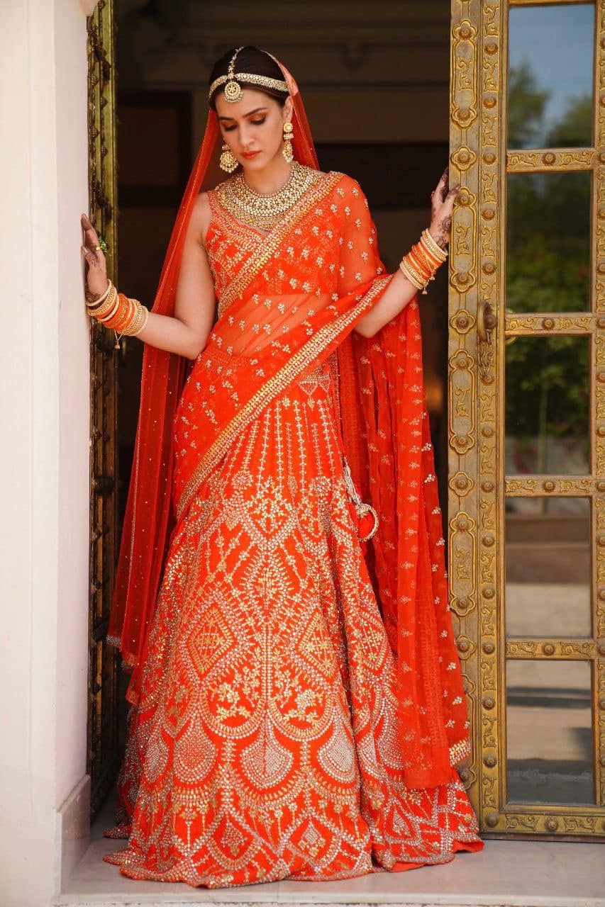 Kriti Sanon's exquisite orange bridal lehenga 