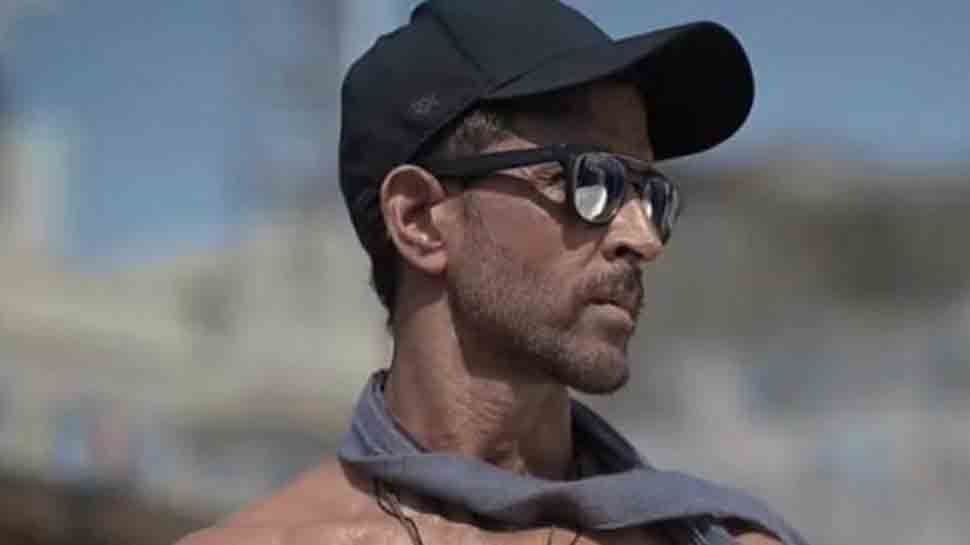 Hrithik Roshan gifts shoes to entire action team of &#039;Vikram Vedha&#039;