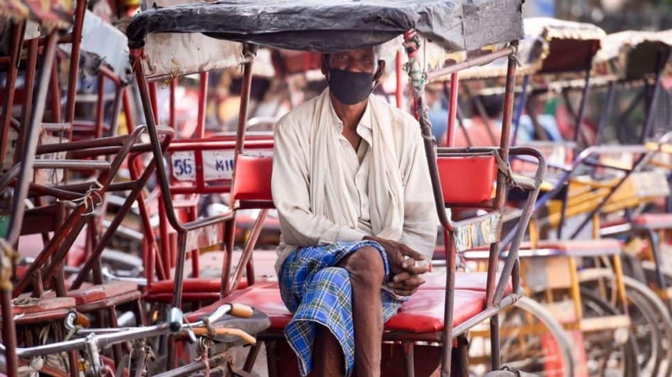 Rickshaw puller in Uttar Pradesh’s Mathura gets Income Tax notice for Rs 3 crore, claims fraud