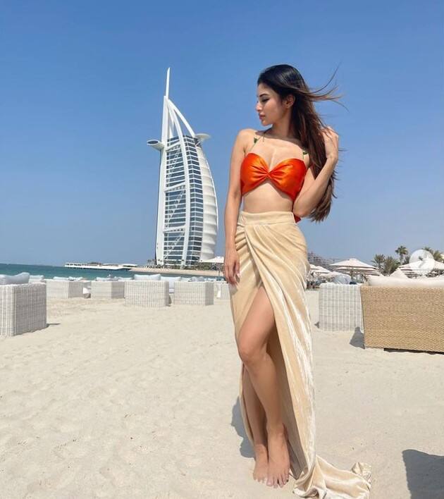 Mouni sizzles at the beach in Dubai