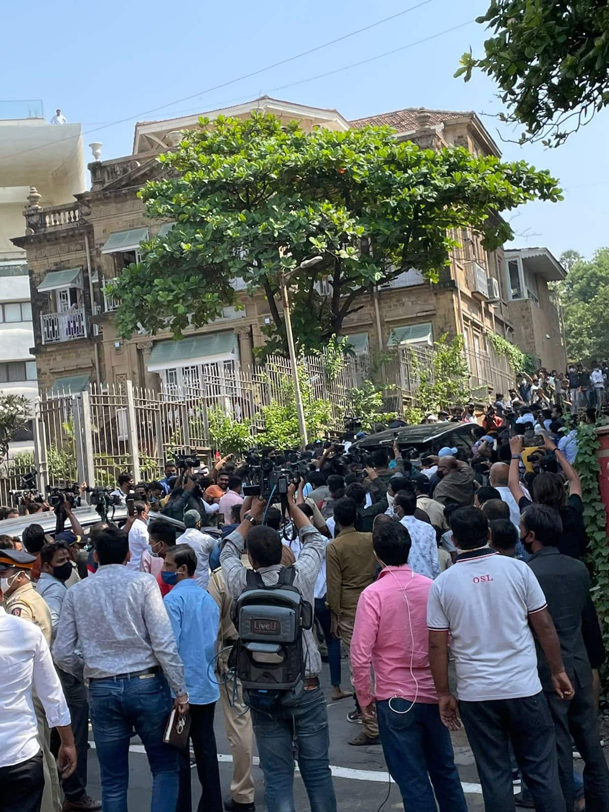 Shah Rukh Khan's fans gather outside Mannat today