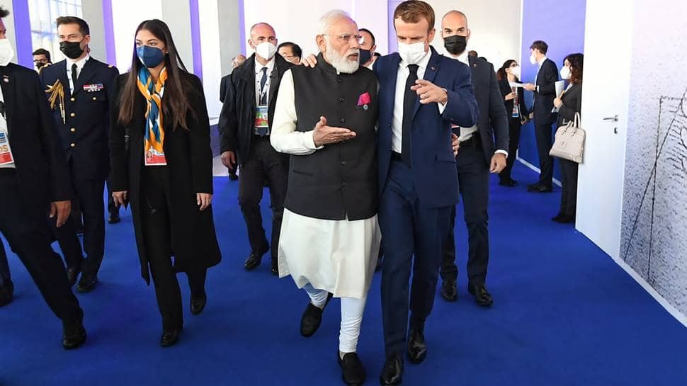PM Modi and Emmanuel Macron at G20