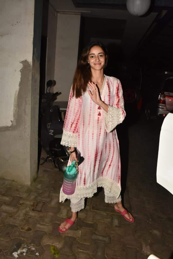 Ananya looked pretty in a long white kurta