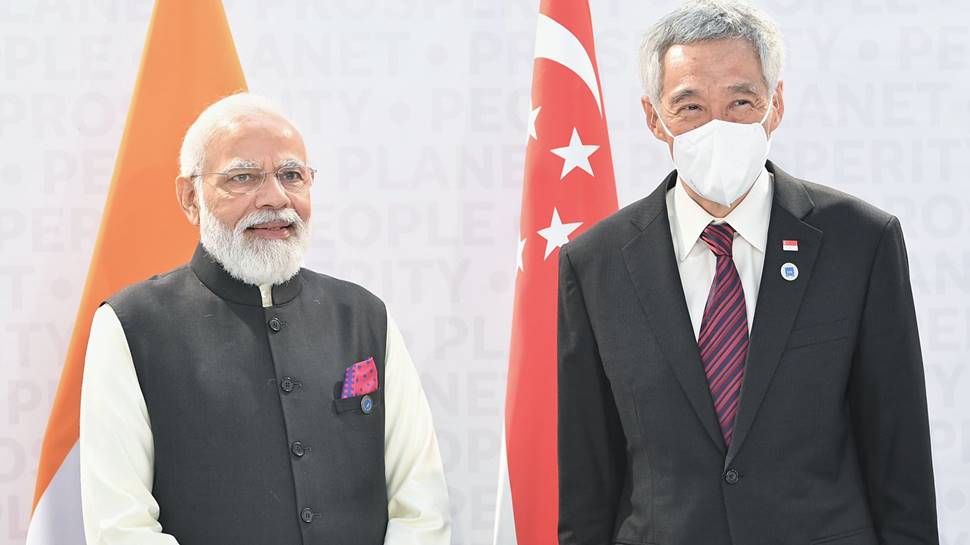 PM Modi holds &#039;fruitful meeting&#039; with Singapore counterpart Lee Hsien Loong in Italy