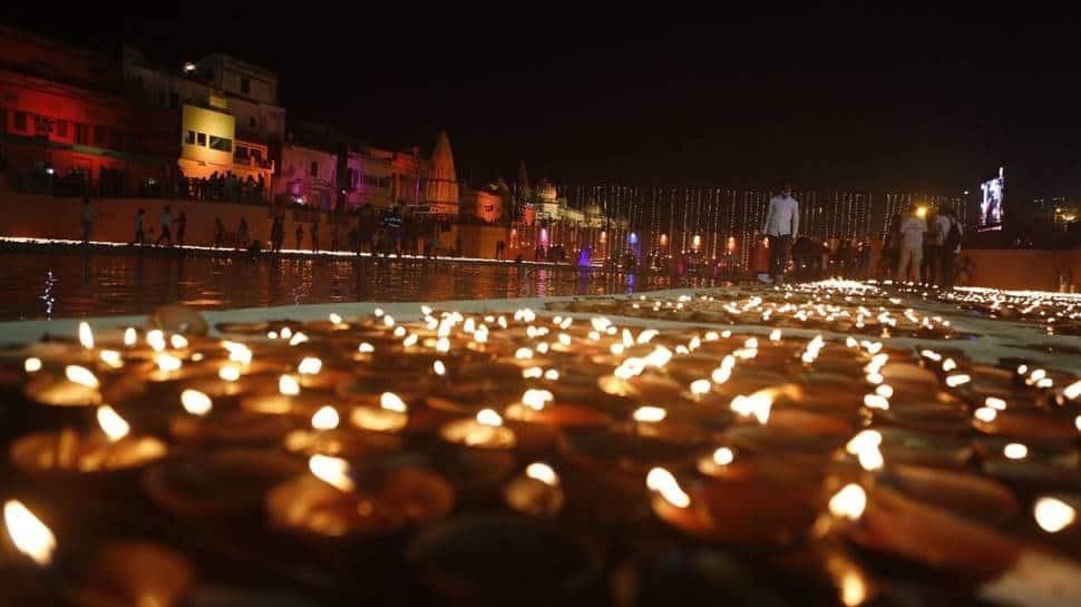 Six lakh lamps were lit last year 