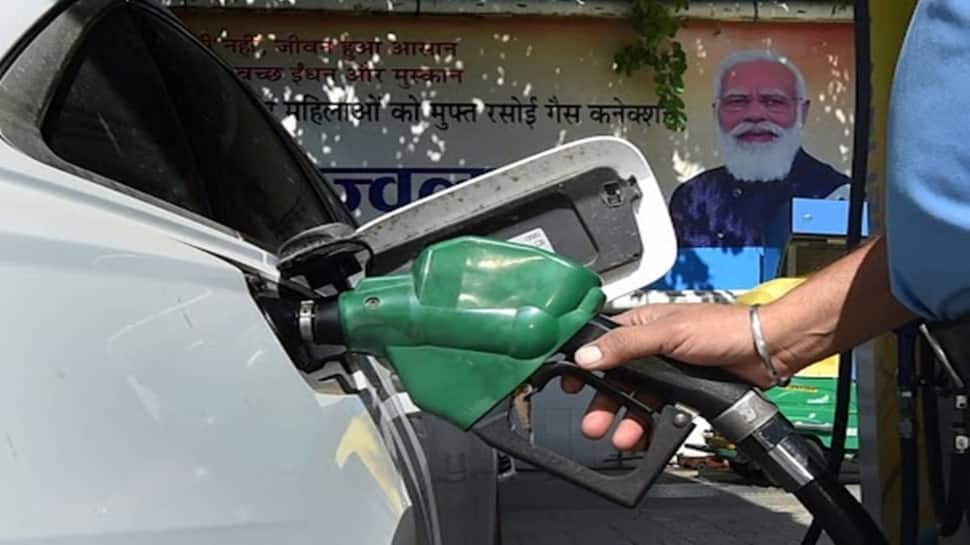 Petrol, Diesel Prices Today, November 05: Fuel prices fall after states decides to cut VAT--check prices in your city