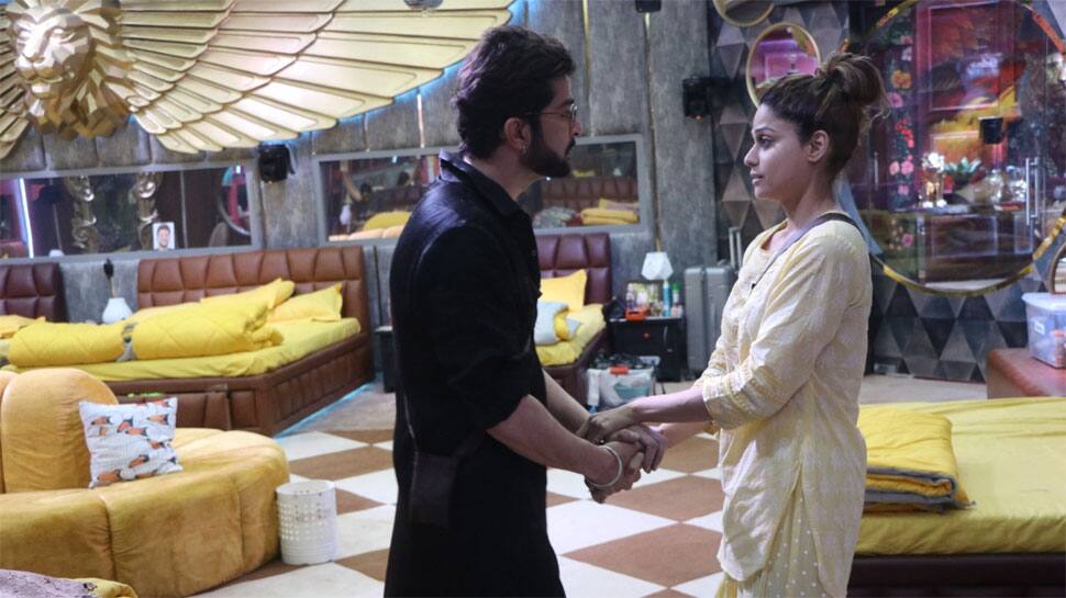 Wild card Raqesh Bapat reunites with Shamita Shetty as he enters Bigg Boss 15 with Neha Bhasin!