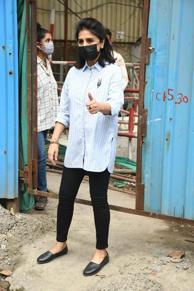 Neetu frequently visits the construction site