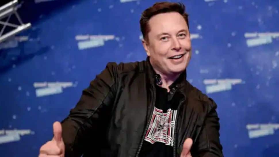 Man hires woman to slap him every time he opens Facebook, check Elon Musk’s reaction Man hires woman to slap him every time he opens Facebook, check Elon Musk’s reaction