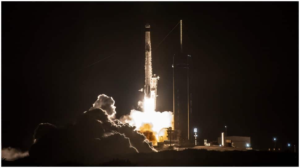 Kapsul SpaceX Dragon tiba di Stasiun Luar Angkasa Internasional dengan misi astronot Kru-3 |  Berita Luar Angkasa