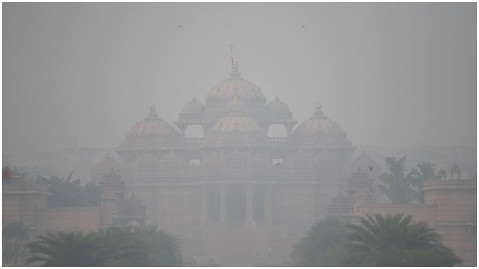 Delhi's air quality turns 'very poor' as smog engulfs the national capital
