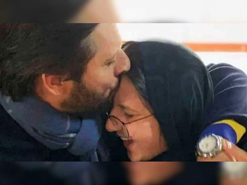 Shahid Afridi has five daughters named Aqsa, Ansha, Ajwa, Asmara and Arwa. Aqsa is the eldest daughter of Shahid Afridi. (Source: Twitter)