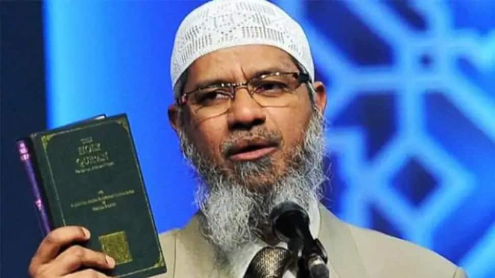 Ban on Zakir Naik's Islamic Research Foundation extended for 5 years |  India News | Zee News