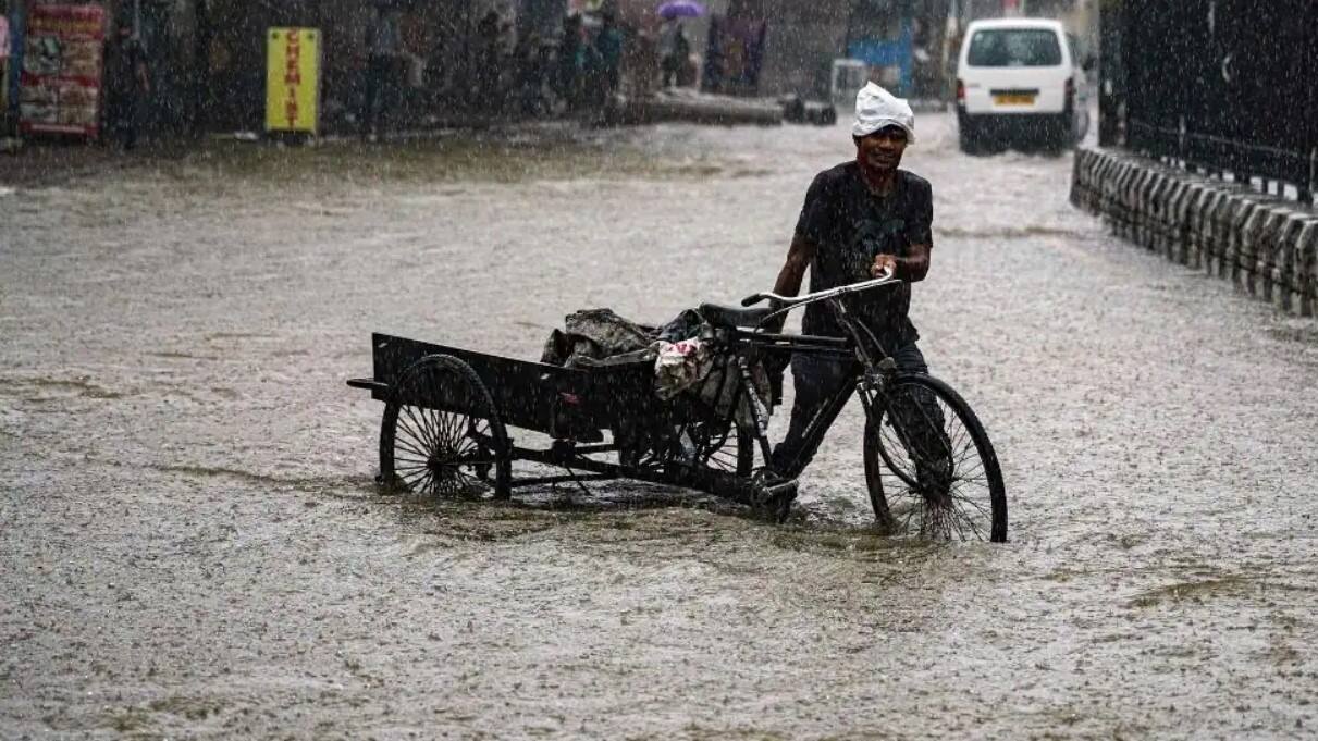 IMD predicts heavy rainfall in several states