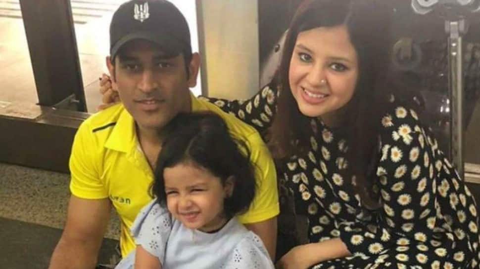 Chennai Super Kings captain MS Dhoni with daughter Ziva and wife Sakshi. (Source: Twitter)