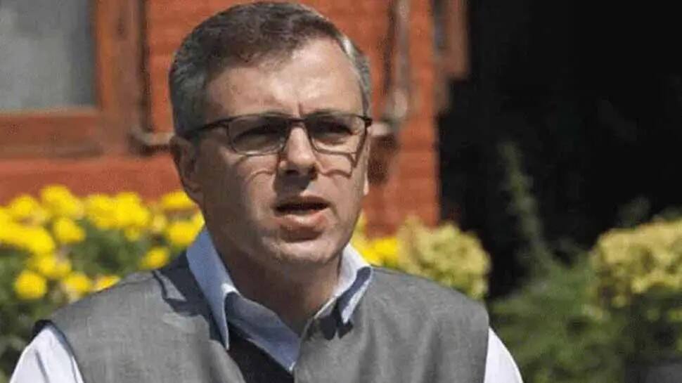 Hyderpora killings: Omar Abdullah stages protest seeking return of bodies to families