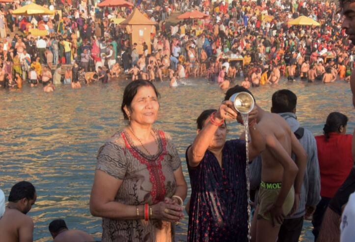 Devotees gather at Ganga river