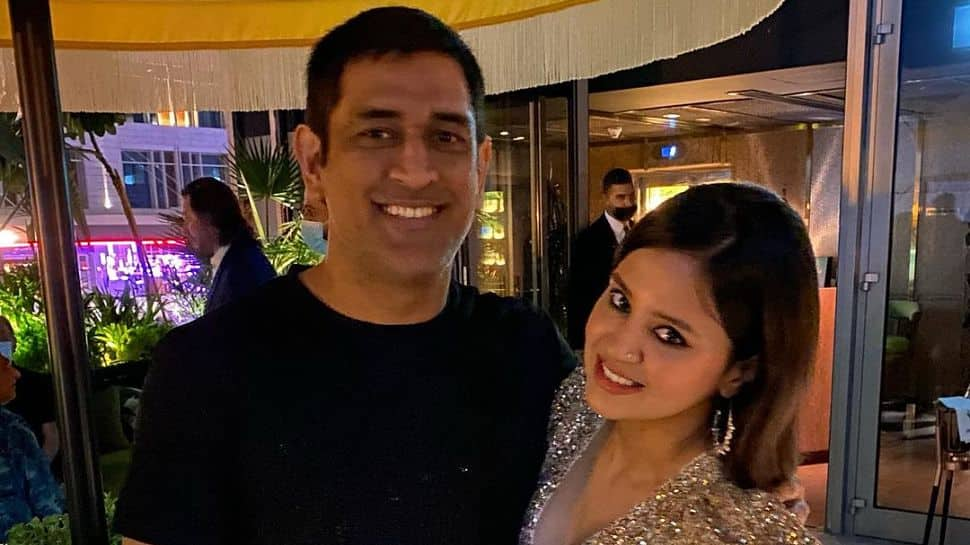 MS Dhoni celebrates wife Sakshi&#039;s birthday at Ranchi home - SEE PIC