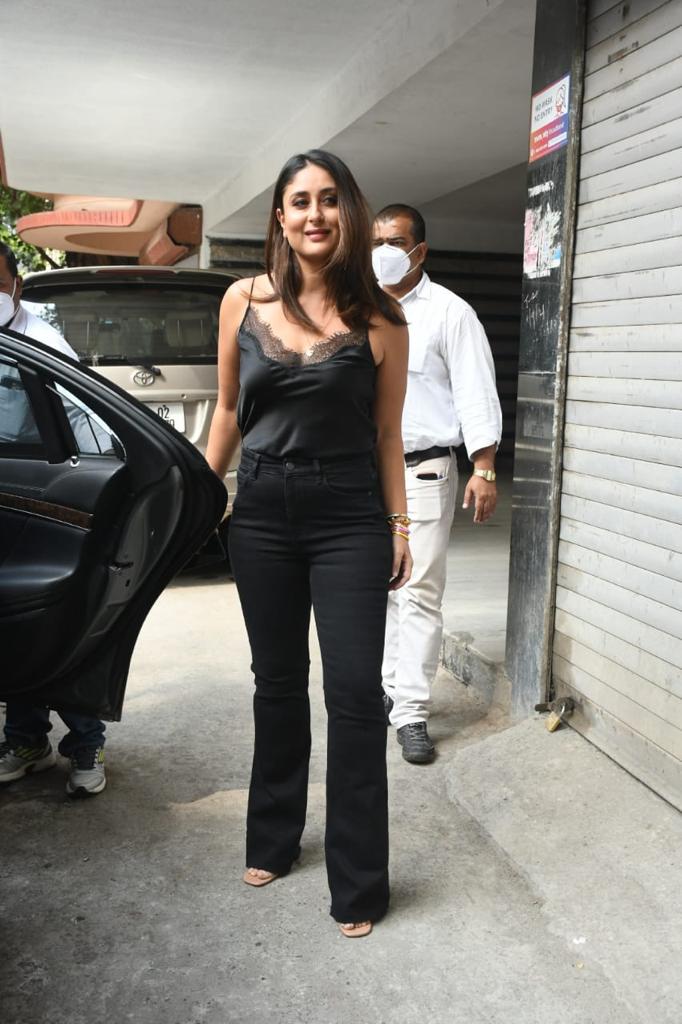 Kareena Kapoor, Saif Ali Khan set major fashion goals in monochrome outfits - In Pics | News | Zee News Kareena Kapoor, Saif Ali Khan set major fashion goals in monochrome outfits - In Pics | News | Zee News