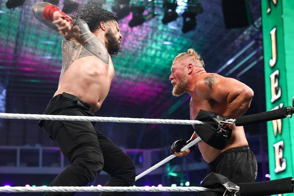 Roman Reigns vs. Brock Lesnar (WWE SmackDown)