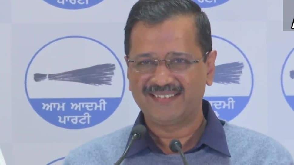 Arvind Kejriwal takes on Congress in Punjab, announces big plans for state&#039;s teachers - 5 points