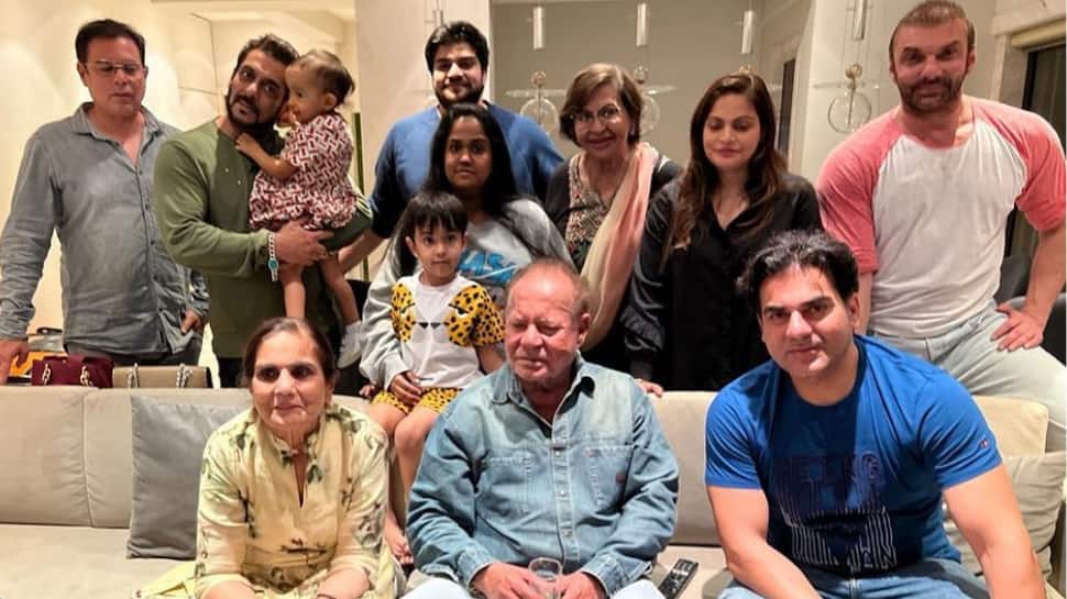 Salman Khan shares photo with Salma Khan, Helen and others on Salim Khan’s birthday