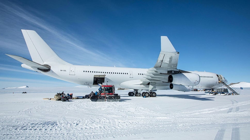 Hi Fly Airbus A340 Antarctica Mission