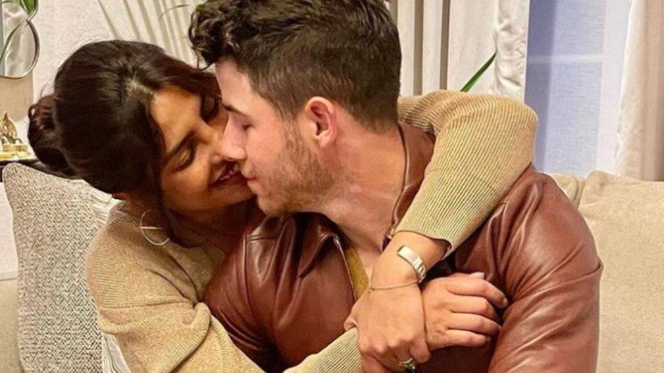 Amid Priyanka Chopra-Nick Jonas separation rumours, actress drops mushy Thanksgiving pic!