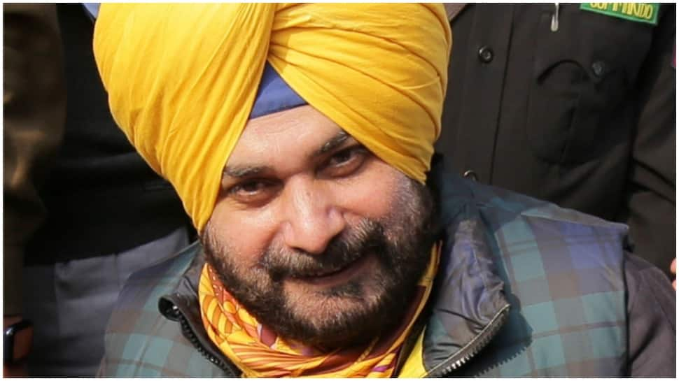 Navjot Singh Sidhu questions Punjab govt over blanket bail to ex-DGP