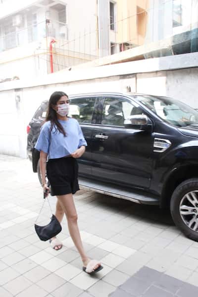 Khushi Kapoor clicked outside clinic