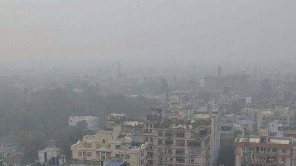 Air pollution: Delhi reimposes construction ban, to compensate labourers- 6 points