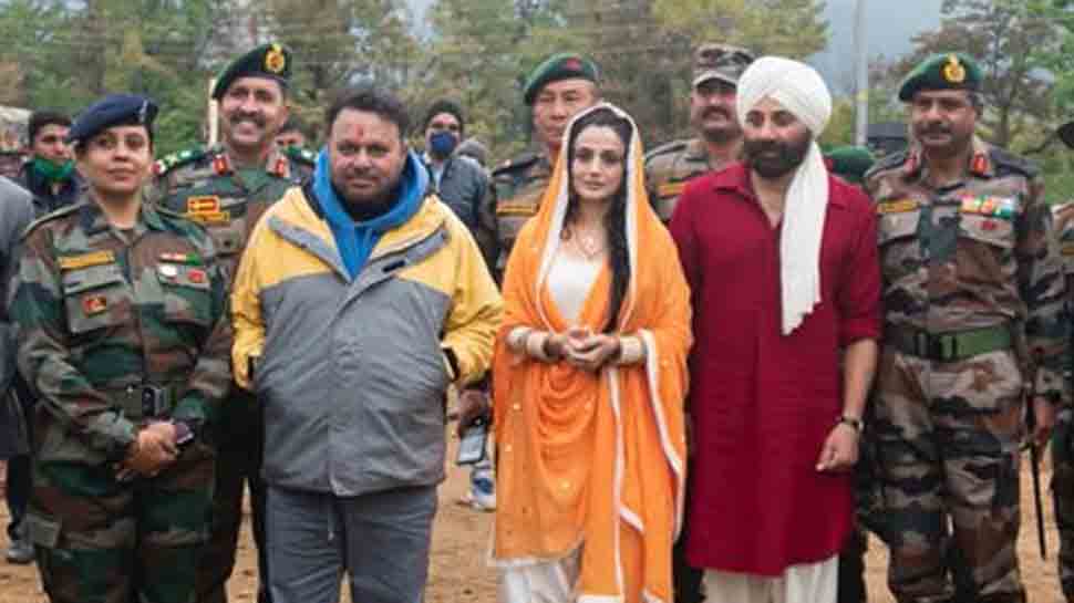 Sunny Deol-Ameesha Patel's look from 'Gadar 2' revealed