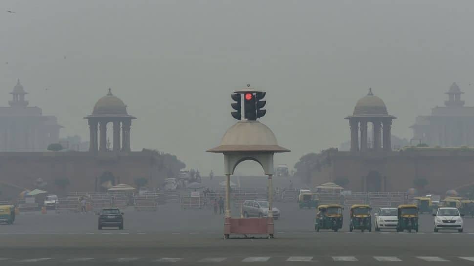 Delhi&#039;s air quality still in &#039;very poor&#039; category, AQI stands at 311