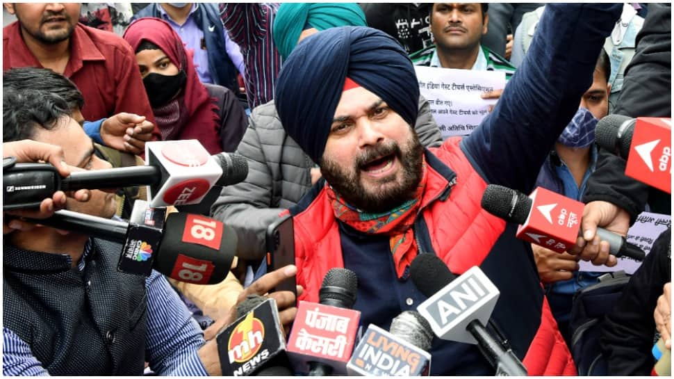 Navjot Singh Sidhu calls Arvind Kejriwal liar, says Delhi CM taxes rich to provide free electricity- Watch