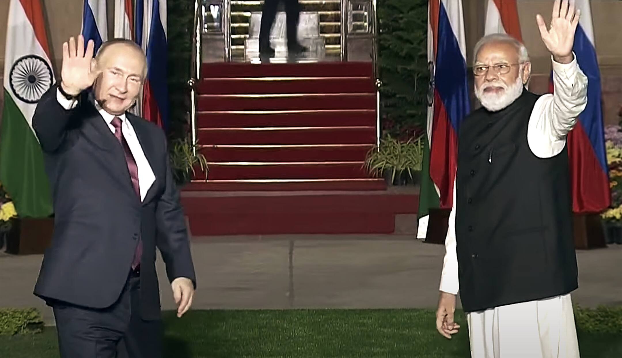 PM Modi and Vladimir Putin posing for the media in New Delhi