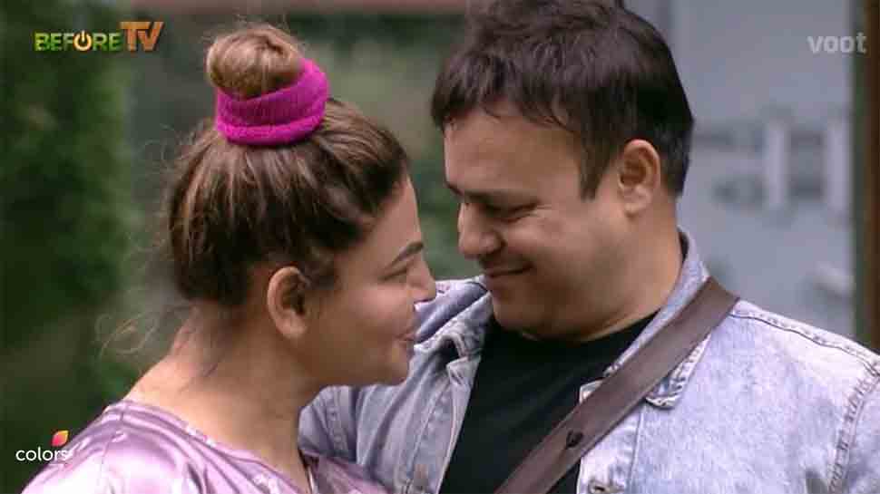 Bigg Boss 15 Day 69 written updates: Rakhi Sawant, Ritesh lock lips in garden area, Tejasswi Prakash takes a dip in pool