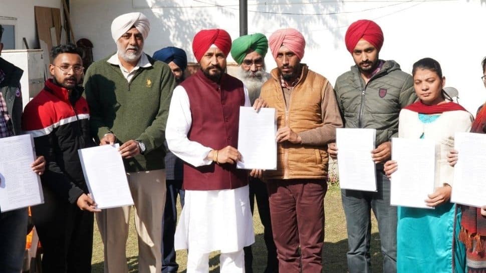 Punjab govt offers job to kin of 11 farmers who died during farm law protests 