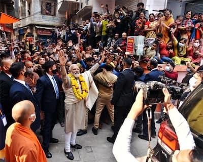 PM Narendra Modi receives a grand welcome in Varanasi