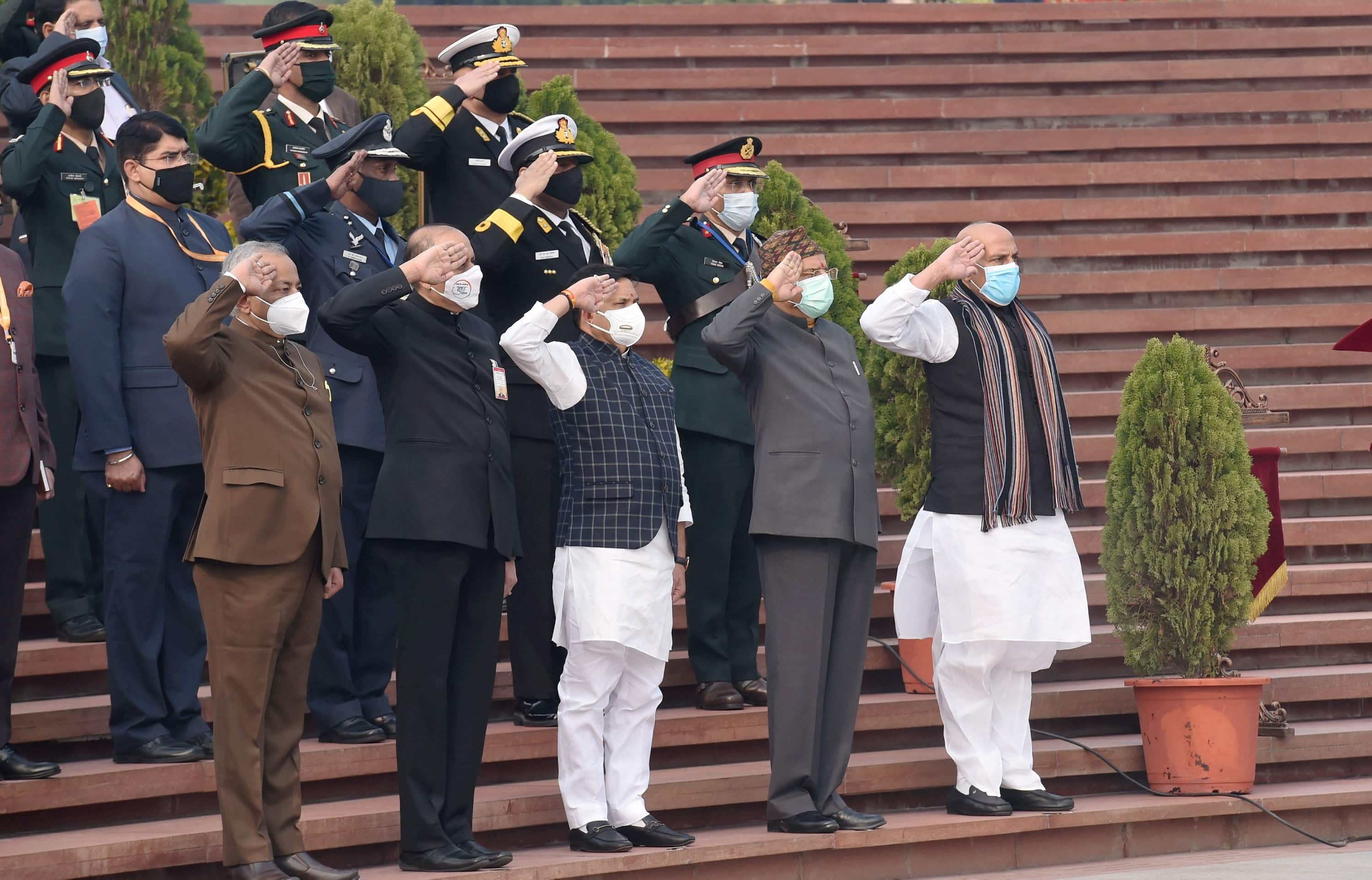 Rajnath Singh salutes the martyrs at the war memorial in Delhi.