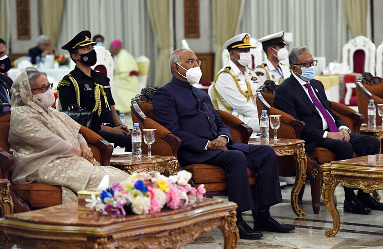 Indian President Ram Nath Kovind attends an honorary banquet in Bangladesh.