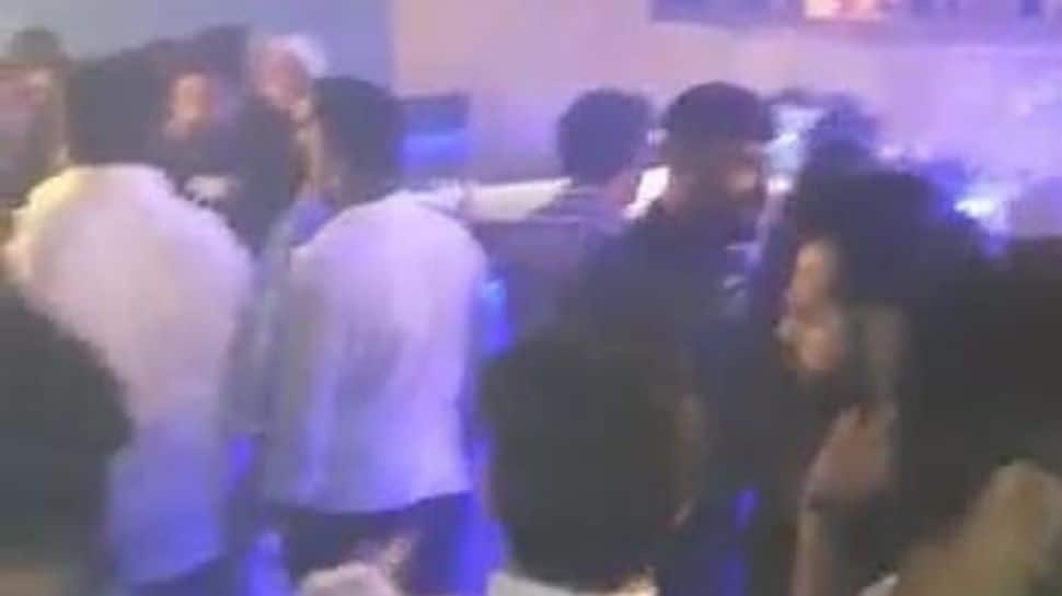 Mumbai police raids illegal Hookah lounge, 80 arrested; Watch