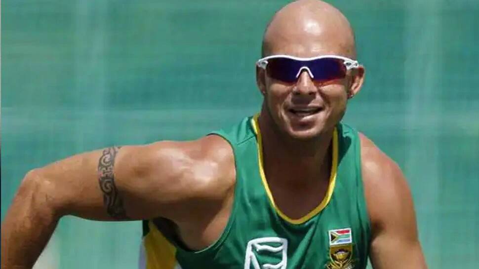 Former South Africa batsman Herschelle Gibbs admitted in his biography that he had sex with a hotel staff a day before scoring a hundred against Australia in a 1999 ICC World Cup match in England. (Source: Twitter)