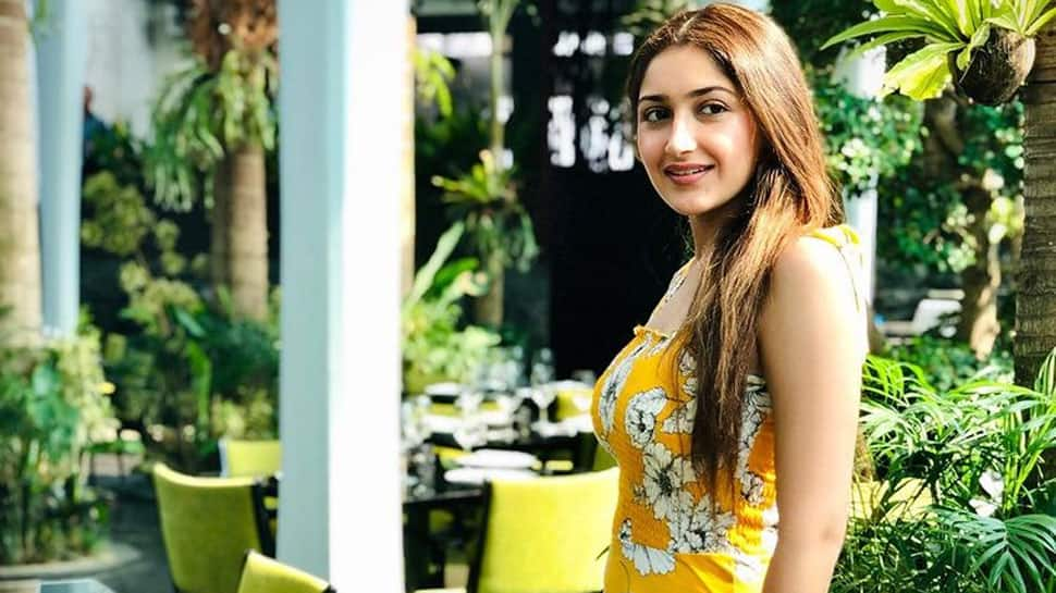 Don&#039;t just see a celebrity and set your goal for weight loss, urges actress Sayyeshaa