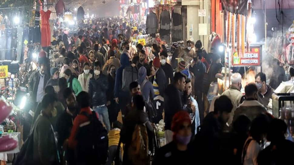 COVID-19: Delhi&#039;s Sarojini Nagar market to operate on odd-even basis on Dec 25, 26