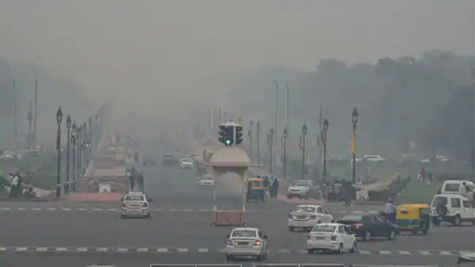 Delhi's air quality improves slightly from 'severe' to 'very poor,' AQI at 398