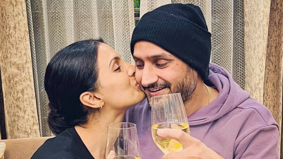 Geeta Basra posts ROMANTIC pic with hubby Harbhajan Singh after spinner announces retirement