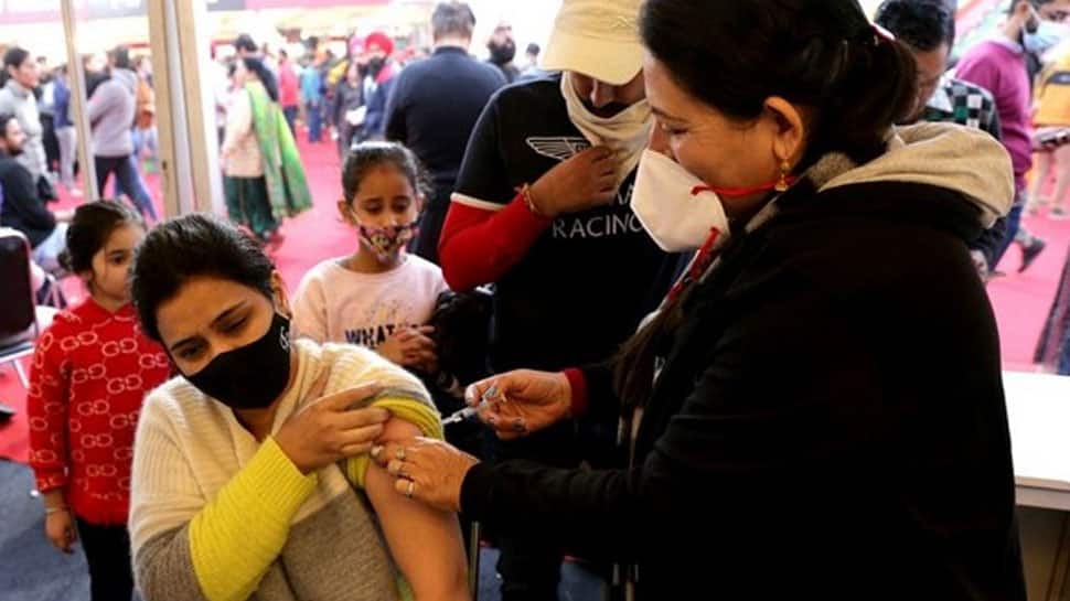 Vaccination to be mandatory in Rajasthan from Feb 1, those refusing to be removed from state's beneficiary list | Rajasthan News - Vimarsana News
